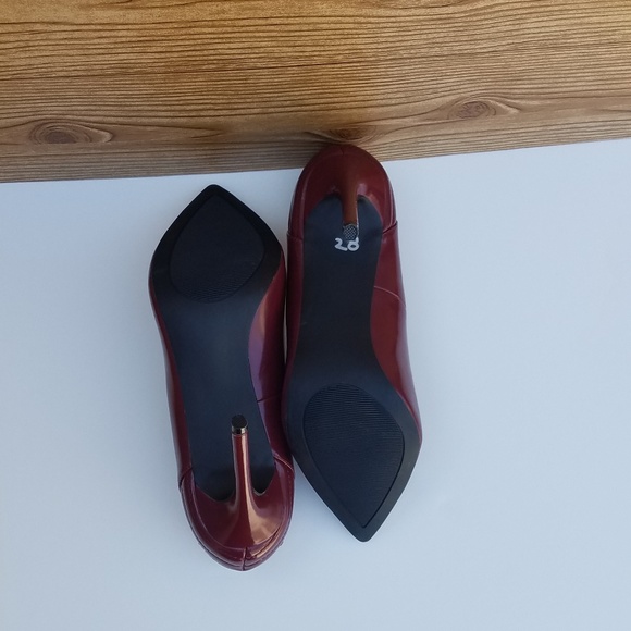 Heels - Picture 4 of 7